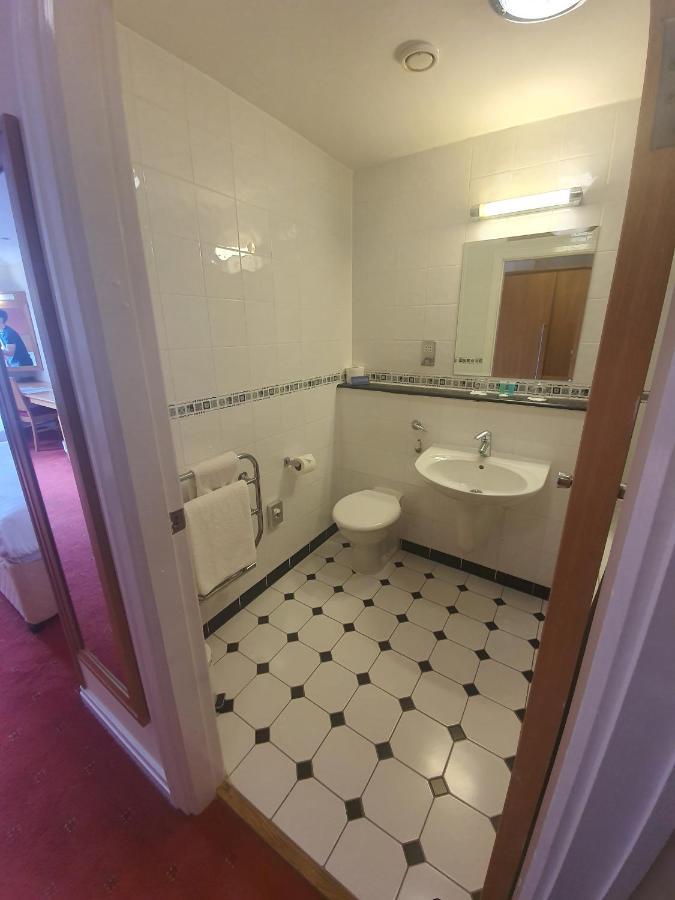 The Telford Whitehouse Hotel מראה חיצוני תמונה