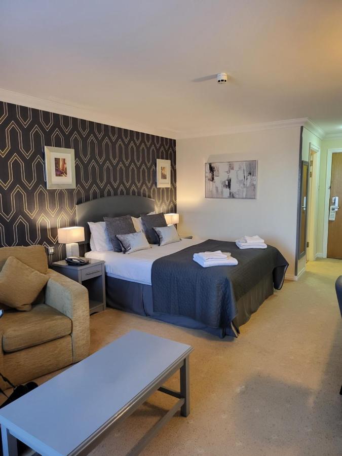 The Telford Whitehouse Hotel מראה חיצוני תמונה