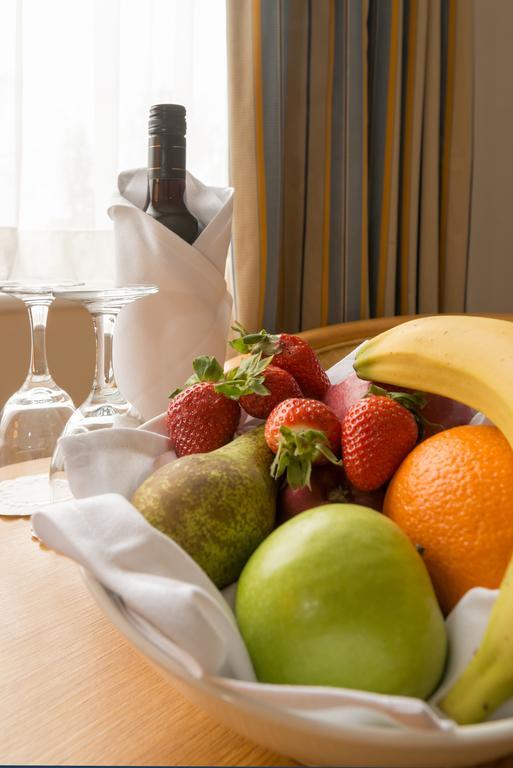 The Telford Whitehouse Hotel מראה חיצוני תמונה