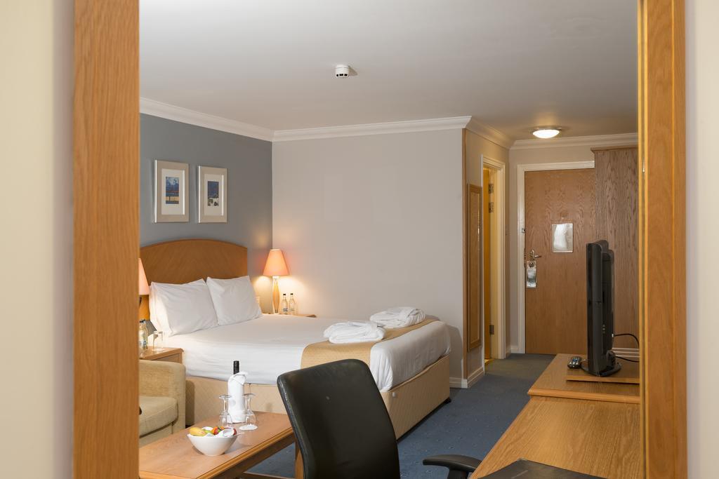 The Telford Whitehouse Hotel מראה חיצוני תמונה