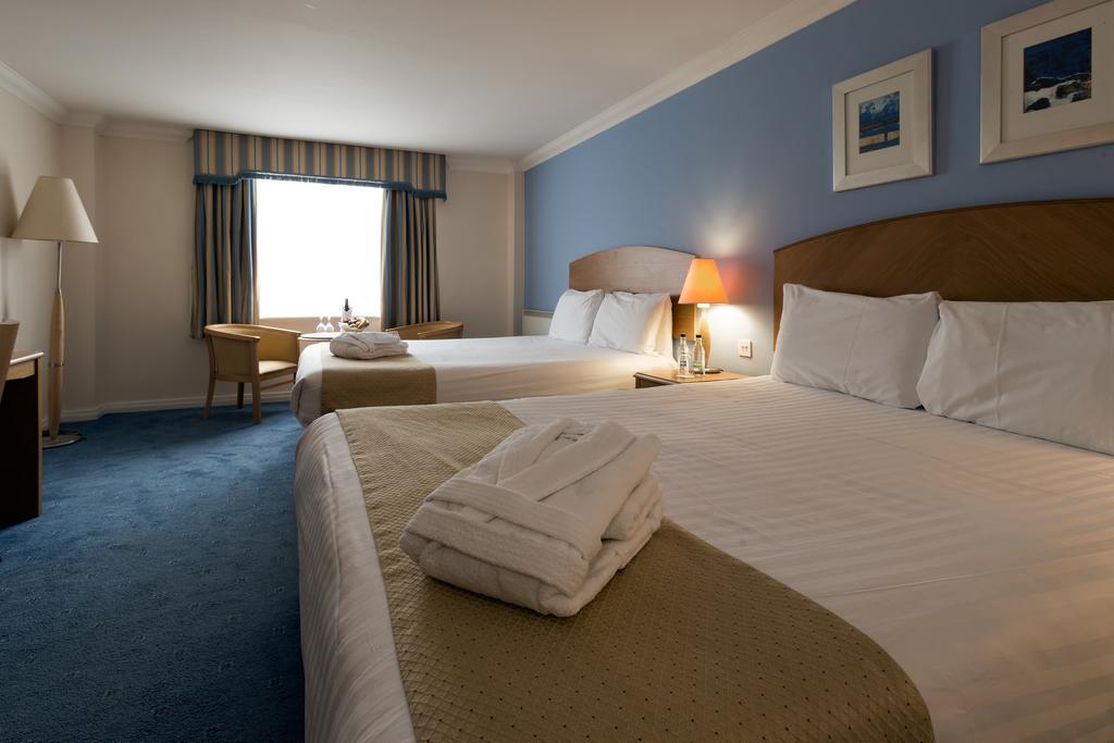 The Telford Whitehouse Hotel מראה חיצוני תמונה