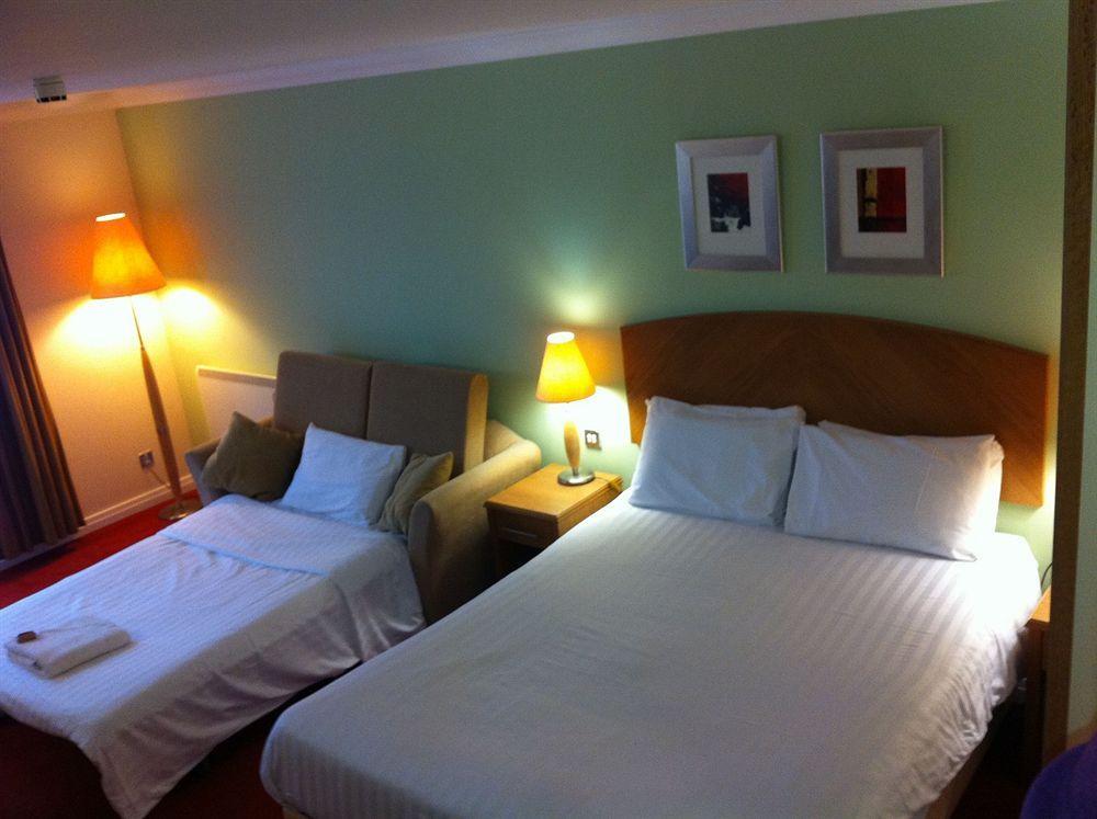 The Telford Whitehouse Hotel מראה חיצוני תמונה
