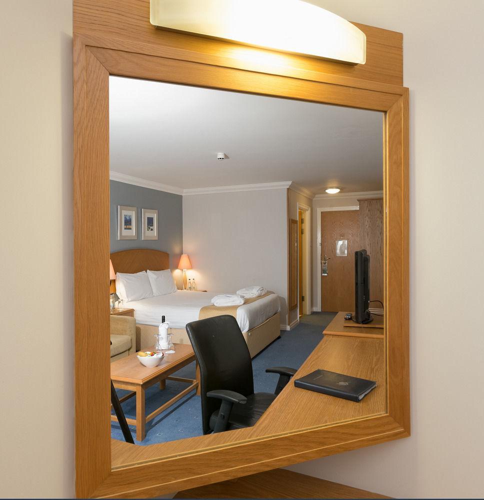 The Telford Whitehouse Hotel מראה חיצוני תמונה